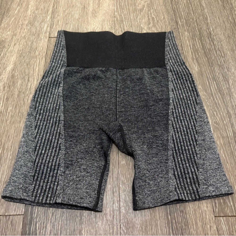 Fabletics Gray and Black Biker Workout Shorts Size Small
